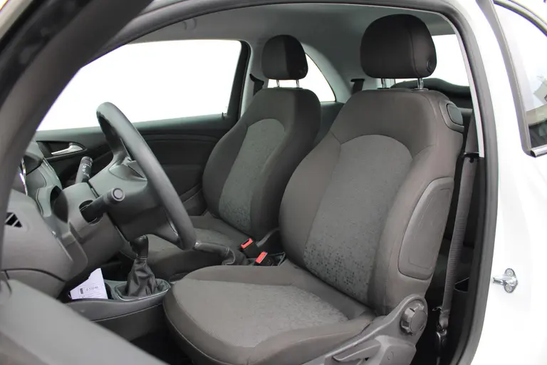 Opel ADAM 1.2 , Dealer onderhouden en maar 48000 km! afbeelding 5