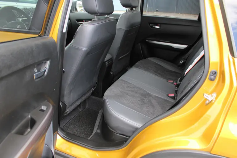 Suzuki Vitara 1.5 Hybrid Style, Automaat, 1e Eig. met Navigatie, ORG NL en Dealer onderhouden! afbeelding 10