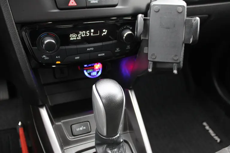 Suzuki Vitara 1.4 Boosterjet Style Smart Hybrid Automaat , Trekhaak, All-Seasonbanden en 1e Eigenaar afbeelding 22