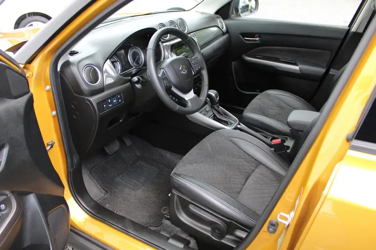 Suzuki Vitara 1.5 Hybrid Style, Automaat, 1e Eig. met Navigatie, ORG NL en Dealer onderhouden! afbeelding 8