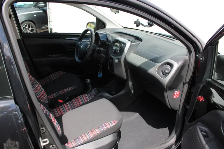 Citroën C1 Feel 1.0 e-VTi 70PK 5-drs Airco, ESP, Speed limiter, Bluetooth, Audio afbeelding 11