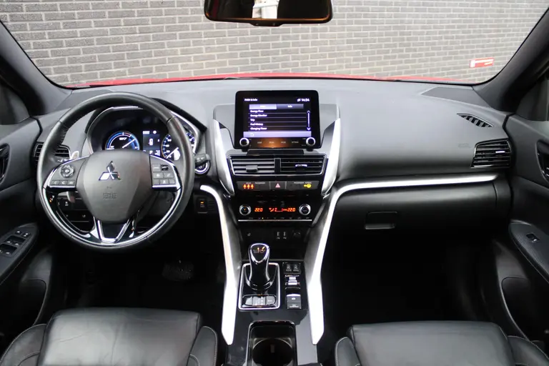 Mitsubishi Eclipse Cross 2.4 PHEV Instyle Automaat, Lederen bekleding, Applecarpl./Andr. Auto Trekgewicht 1.500 KG. afbeelding 24
