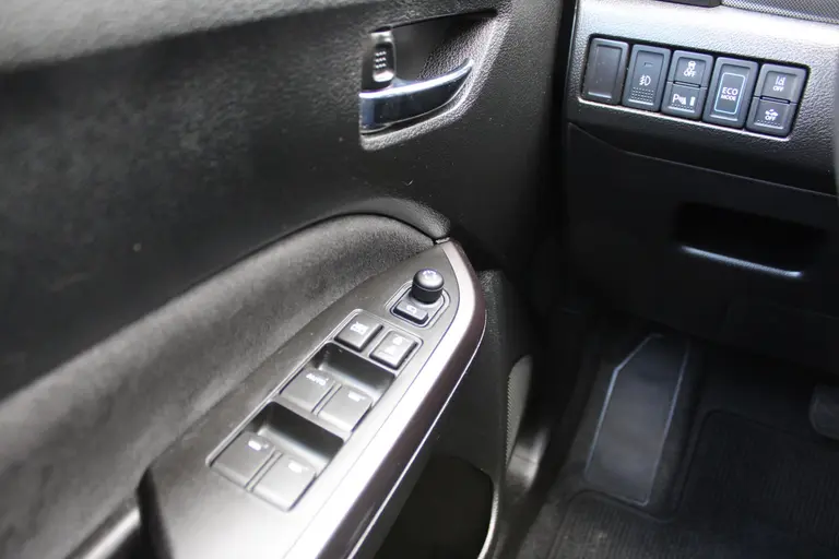 Suzuki Vitara 1.5 Hybrid Style, Automaat, 1e Eig. met Navigatie, ORG NL en Dealer onderhouden! afbeelding 27