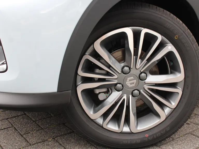 Leapmotor T03 Design 37.3 kWh 95PK Navigatie, Camera achter, Parkeerhulp achter, Audio, Keyless Start, Lichtmetalen velgen afbeelding 2