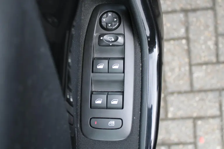 Peugeot 208 1.2 PureTech Allure Airco, Navigatie, CruiseControl, Applecarpl./Andr. Auto afbeelding 11