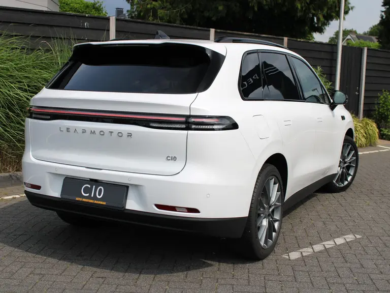 Leapmotor C10 REEV Design 28.4 kWh 215PK Automaat Camera systeem rondom, Stoelverwarming/koeling, Panoramadak, Navigatie afbeelding 10