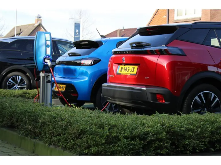 Leapmotor T03 Design 37.3 kWh 95PK Navigatie, Camera achter, Parkeerhulp achter, Audio, Keyless Start, Lichtmetalen velgen afbeelding 36