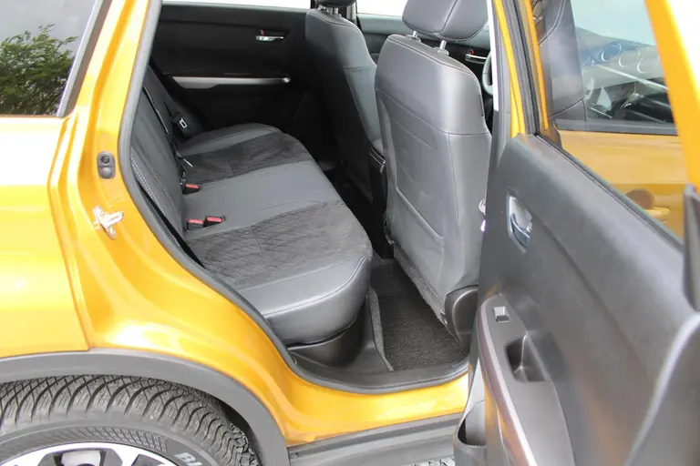 Suzuki Vitara 1.5 Hybrid Style, Automaat, 1e Eig. met Navigatie, ORG NL en Dealer onderhouden! afbeelding 12