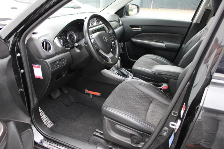 Suzuki Vitara 1.4 Boosterjet Style Smart Hybrid Automaat , Trekhaak, All-Seasonbanden en 1e Eigenaar afbeelding 9