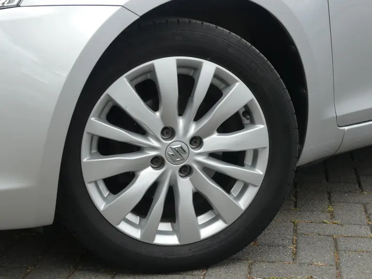 Suzuki Swift 1.2 Bandit 94 pk, Dealer oh., Airco, Cruise 16" Lichtmetalen Velgen. afbeelding 26