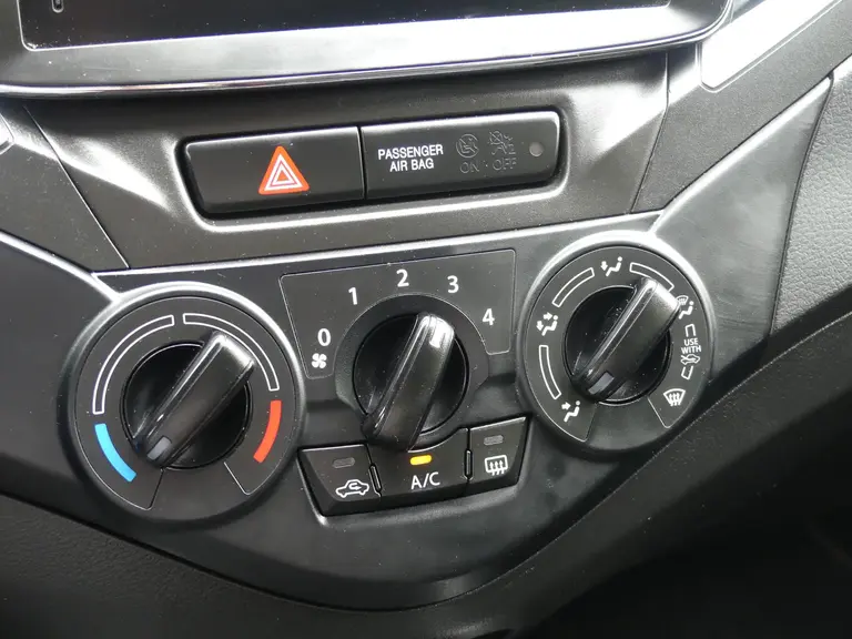 Suzuki Baleno 1.2 Exclusive All season banden, Nieuwe Koppeling, Dealer o.h., Airco, Stoelverwarming, afbeelding 19