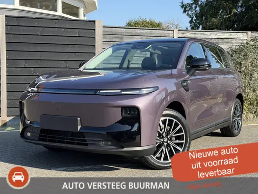 Leapmotor B10 Life ProMax 67.1 kWh 218PK Automaat Navigatie, Rondomzichtcamera, Adaptieve cruise Control, Climate Control, Panoramadak