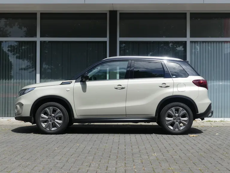 Suzuki Vitara 1.5 Hybrid Select, Automaat, Trekhaak Achteruitrij camera, Cruise Control afbeelding 3