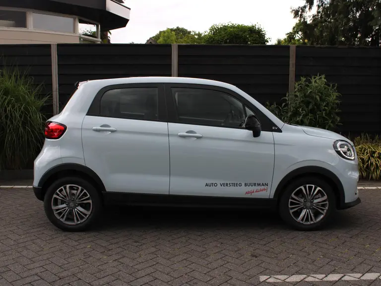 Leapmotor T03 Design 37.3 kWh 95PK Navigatie, Camera achter, Parkeerhulp achter, Audio, Keyless Start, Lichtmetalen velgen afbeelding 7
