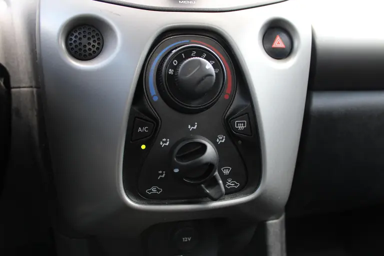 Citroën C1 Feel 1.0 e-VTi 70PK 5-drs Airco, ESP, Speed limiter, Bluetooth, Audio afbeelding 16
