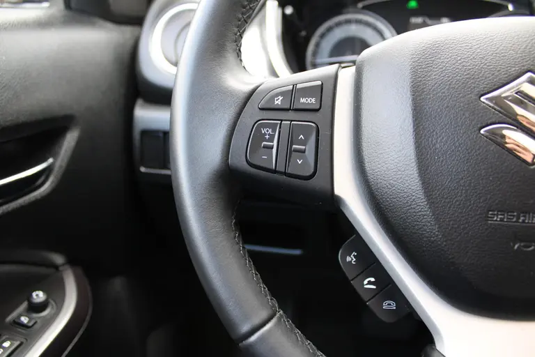 Suzuki Vitara 1.5 Hybrid Style, Automaat, 1e Eig. met Navigatie, ORG NL en Dealer onderhouden! afbeelding 25
