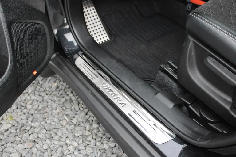 Suzuki Vitara 1.4 Boosterjet Style Smart Hybrid Automaat , Trekhaak, All-Seasonbanden en 1e Eigenaar afbeelding 31
