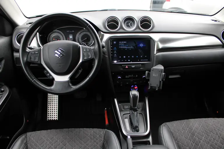 Suzuki Vitara 1.4 Boosterjet Style Smart Hybrid Automaat , Trekhaak, All-Seasonbanden en 1e Eigenaar afbeelding 8