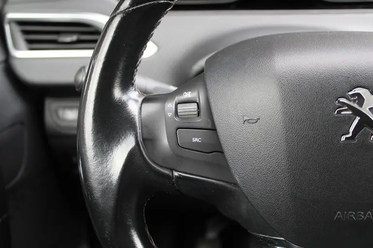 Peugeot 208 1.2 PureTech Allure Airco, Navigatie, CruiseControl, Applecarpl./Andr. Auto afbeelding 13