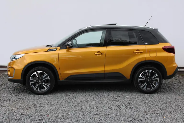 Suzuki Vitara 1.5 Hybrid Style, Automaat, 1e Eig. met Navigatie, ORG NL en Dealer onderhouden! afbeelding 2