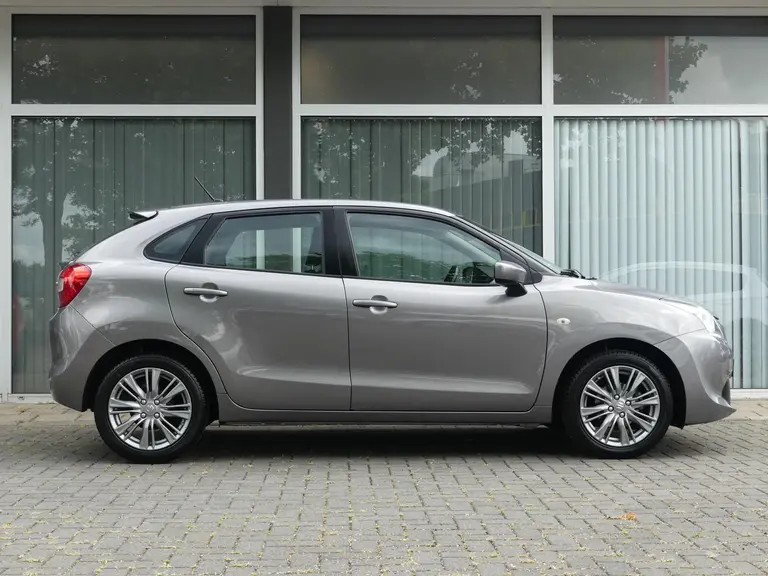 Suzuki Baleno 1.2 Exclusive All season banden, Nieuwe Koppeling, Dealer o.h., Airco, Stoelverwarming, afbeelding 2