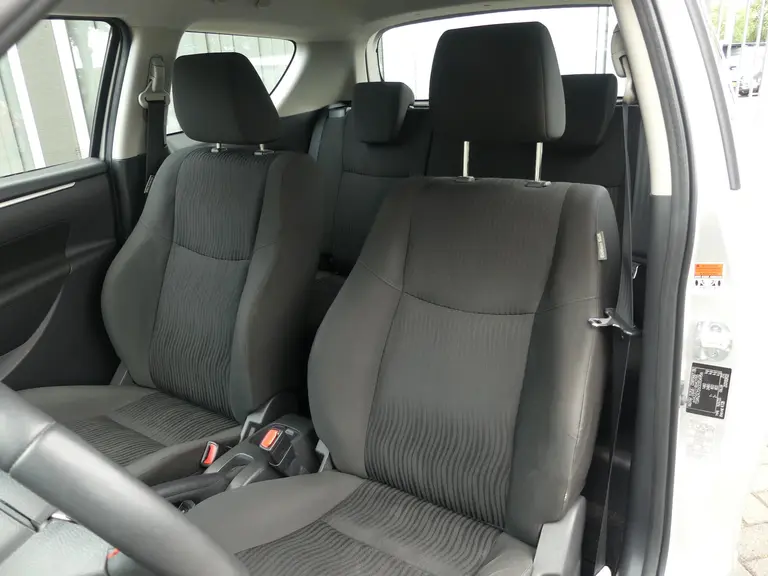 Suzuki Swift 1.2 Bandit 94 pk, Dealer oh., Airco, Cruise 16" Lichtmetalen Velgen. afbeelding 8