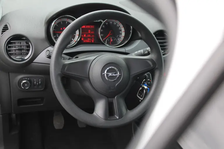 Opel ADAM 1.2 , Dealer onderhouden en maar 48000 km! afbeelding 4