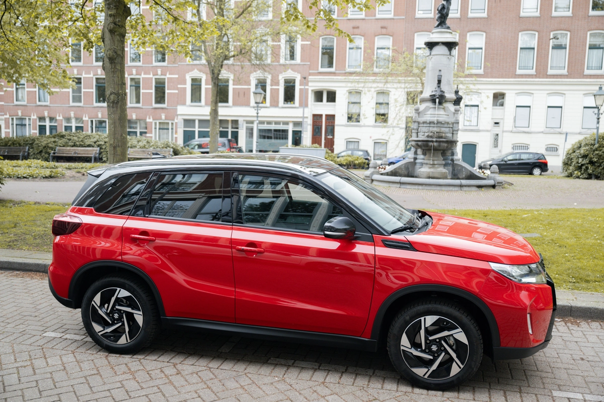 Suzuki Vitara Auto Versteeg Buurman Barneveld Ermelo Deventer Nunspeet (2).jpg