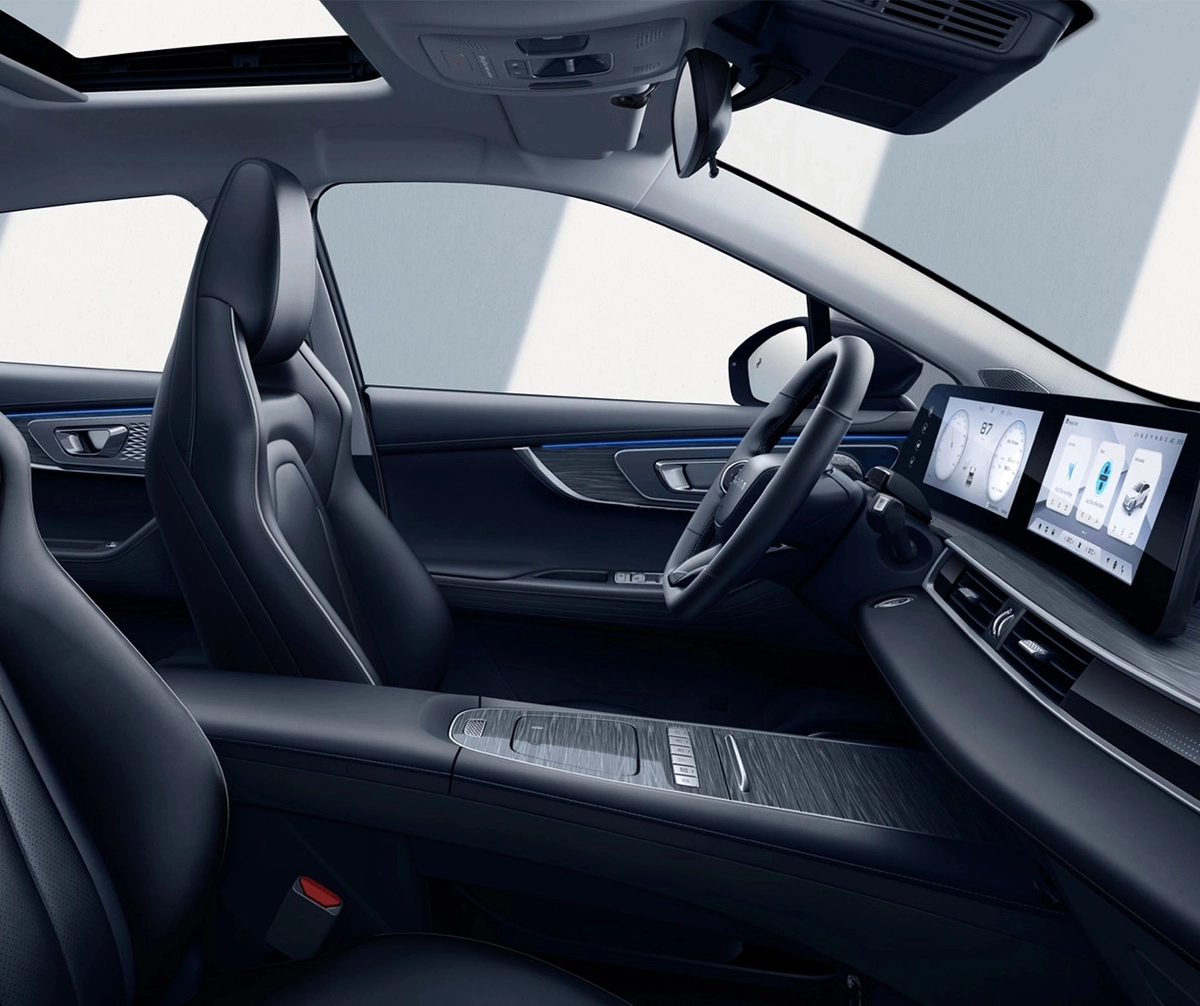 Omoda 5 HEV Auto Versteeg Buurman Barneveld Ede Veenendaal Ermelo Harderwijk Nunspeet 4.jpg