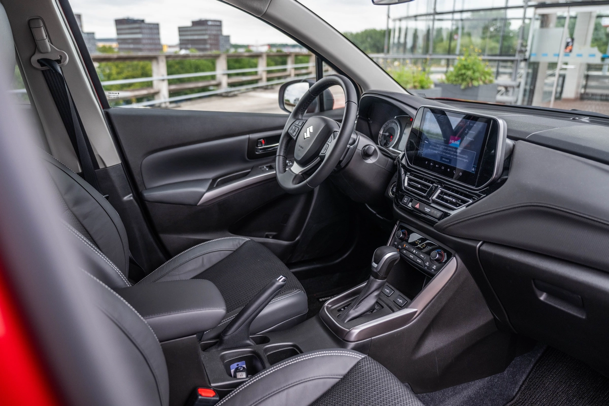 Suzuki S-Cross Auto Versteeg Buurman Barneveld Ermelo Deventer Nunspeet (6).jpg