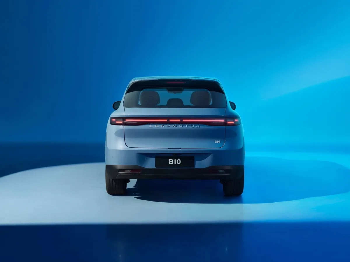 new Leapmotor B10 Auto Versteeg Buurman Voorthuizen Barneveld Ede Veenendaal Apeldoorn Deventer Ermelo.jpg (5).webp