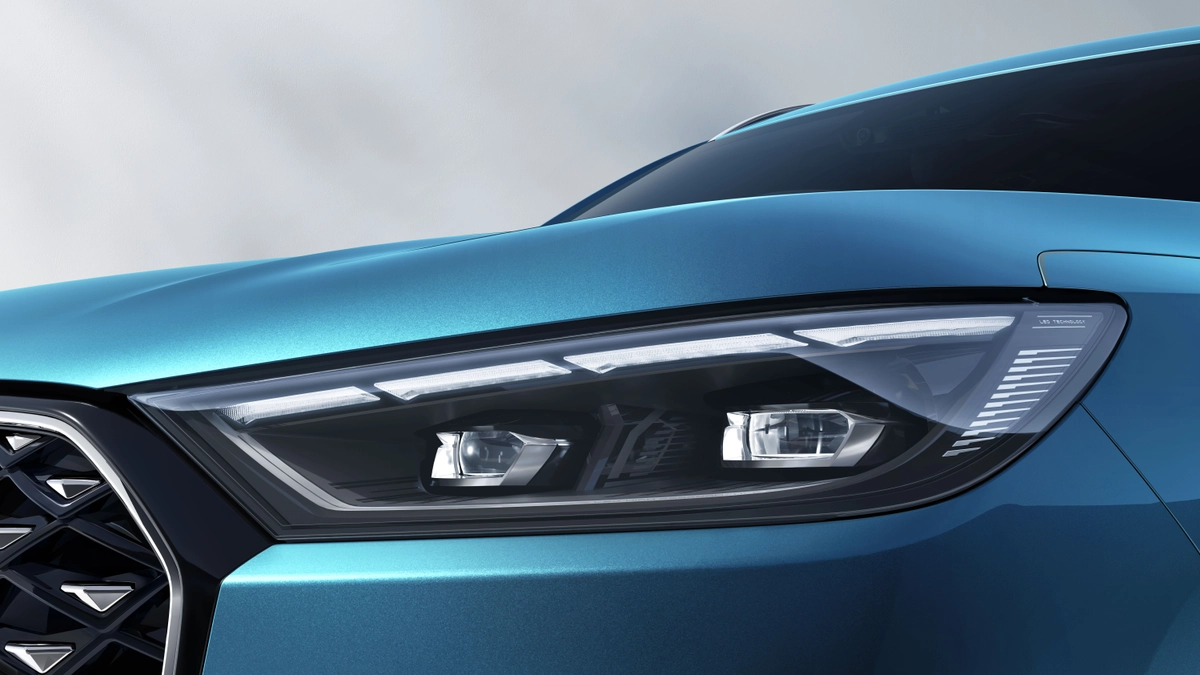 PHEV- left front headlight.jpg